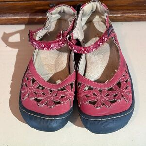 Chic Floral Cutout Mary Jane Flats